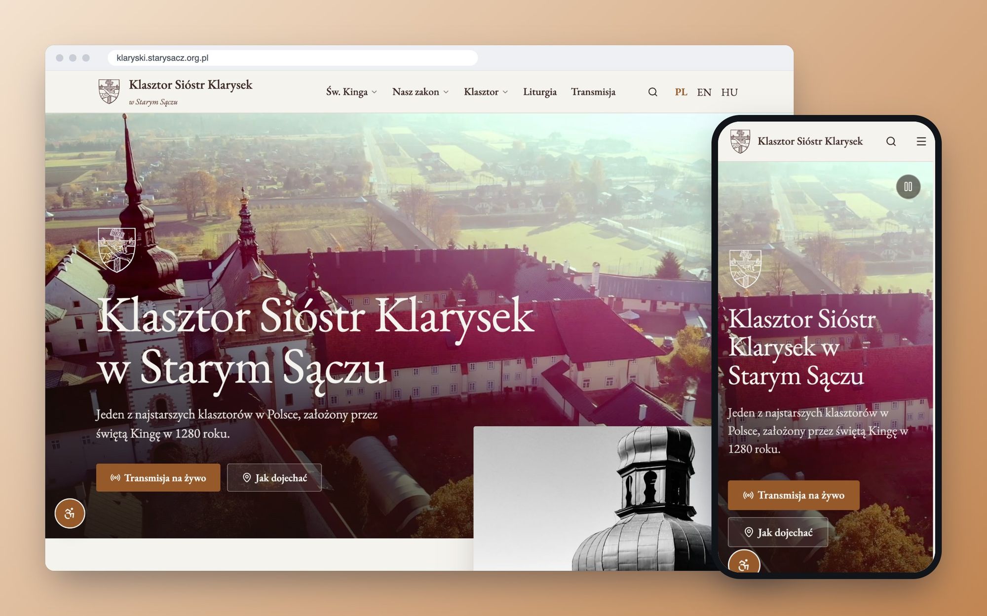 Strona główna klasztoru Sióstr Klarysek z ujęciem klasztoru z drona w przeglądarce i na telefonie